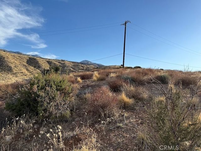 0 200, Llano, CA 93544