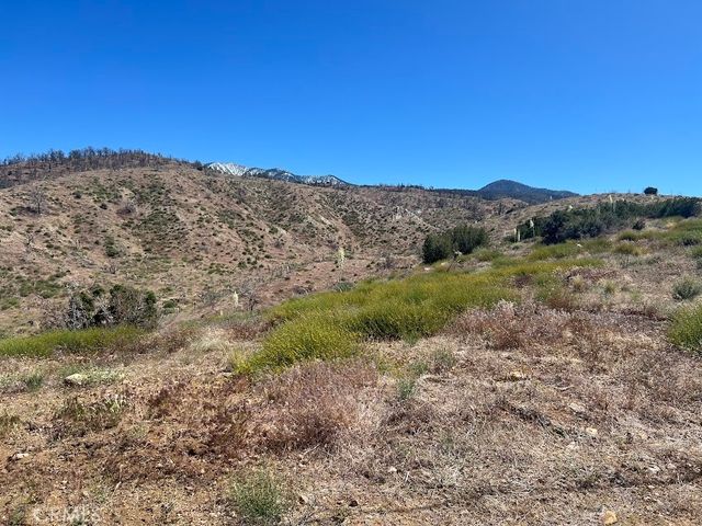 0 200, Llano, CA 93544