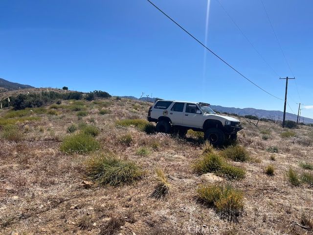 0 200, Llano, CA 93544