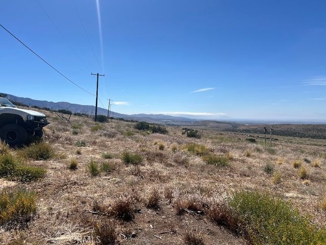0 200, Llano, CA 93544