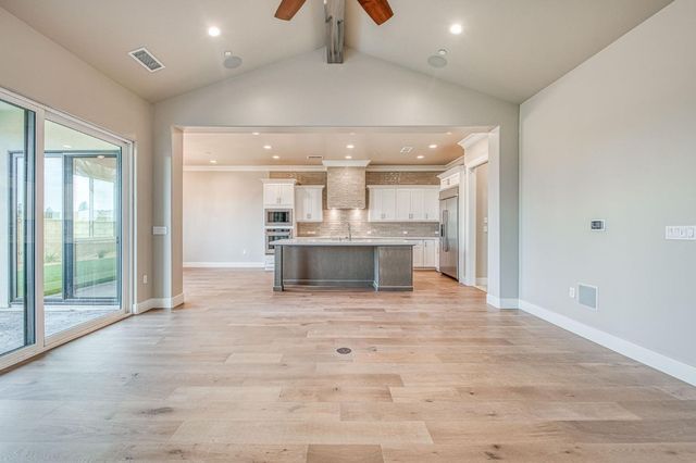 11421 N Live Oak Drive, Fresno, CA 93730