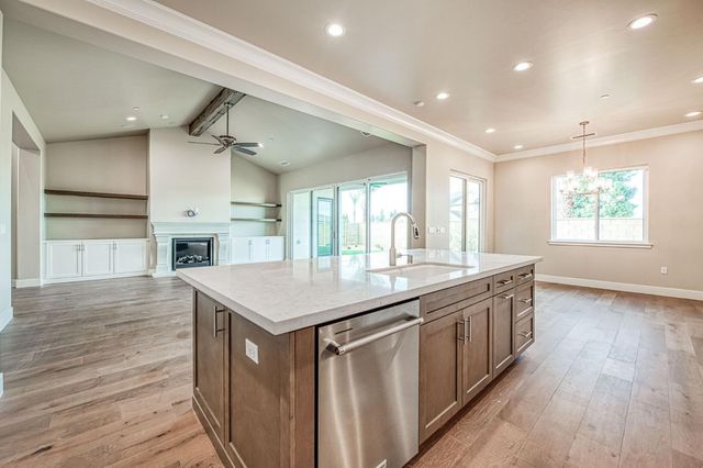 11421 N Live Oak Drive, Fresno, CA 93730