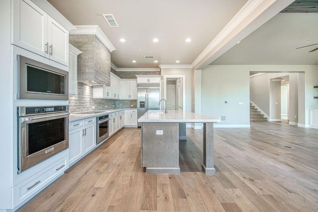 11421 N Live Oak Drive, Fresno, CA 93730