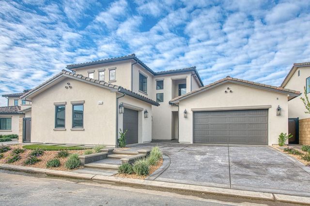 11421 N Live Oak Drive, Fresno, CA 93730