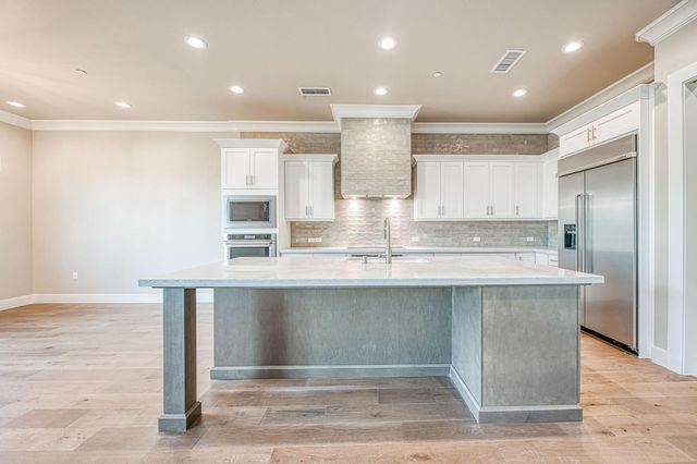 11421 N Live Oak Drive, Fresno, CA 93730