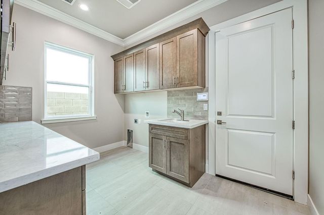 11421 N Live Oak Drive, Fresno, CA 93730