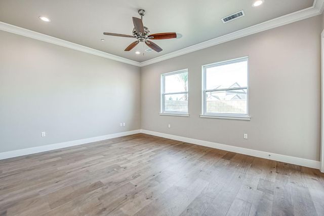 11421 N Live Oak Drive, Fresno, CA 93730