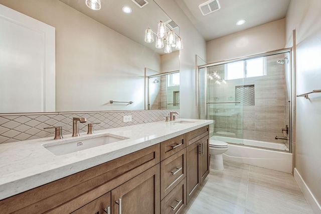 11421 N Live Oak Drive, Fresno, CA 93730