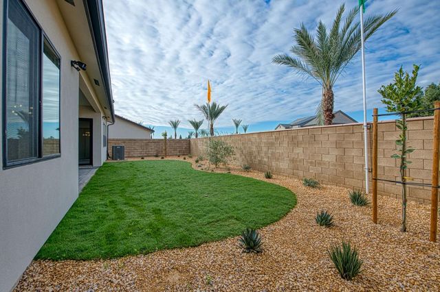 11421 N Live Oak Drive, Fresno, CA 93730