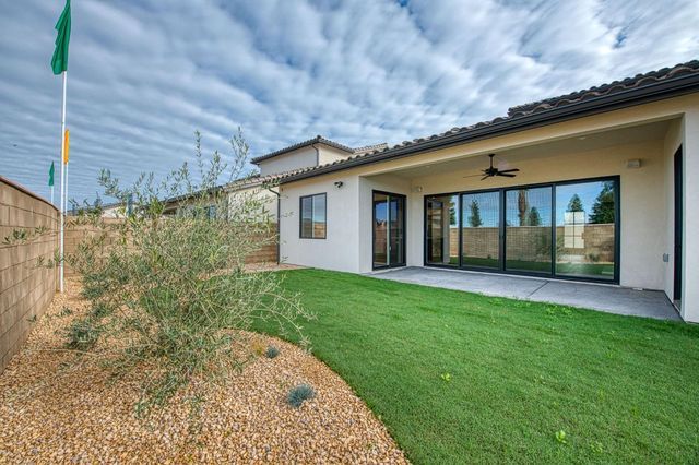 11421 N Live Oak Drive, Fresno, CA 93730