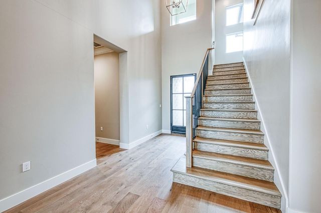 11421 N Live Oak Drive, Fresno, CA 93730