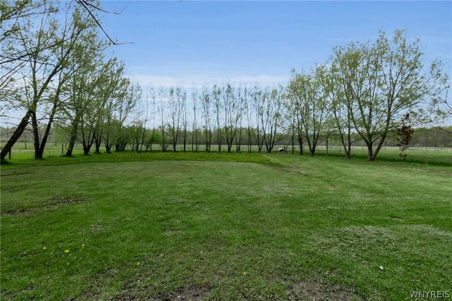 5435 Mapleton Road, Pendleton, NY 14094