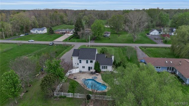 5435 Mapleton Road, Pendleton, NY 14094