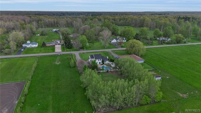 5435 Mapleton Road, Pendleton, NY 14094