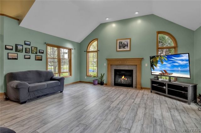 5435 Mapleton Road, Pendleton, NY 14094