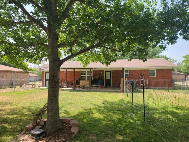 500 Parkway Drive, Brownwood, TX 76801