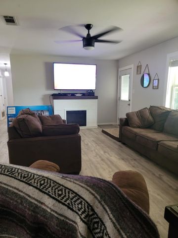 500 Parkway Drive, Brownwood, TX 76801