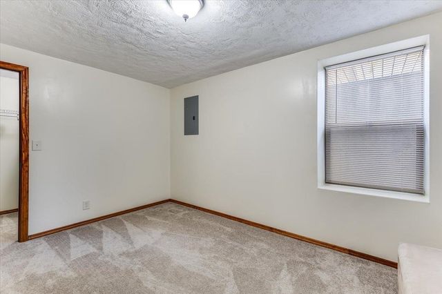 1201 N Beau Jardin, Derby, KS 67037