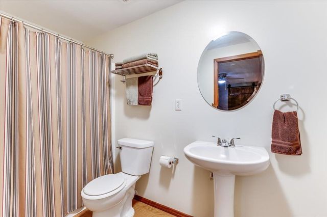 1201 N Beau Jardin, Derby, KS 67037