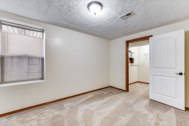 1201 N Beau Jardin, Derby, KS 67037