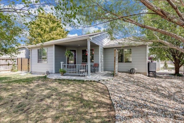1201 N Beau Jardin, Derby, KS 67037
