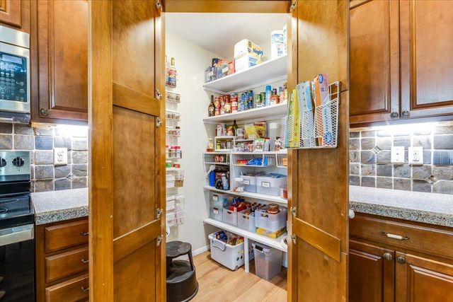 1201 N Beau Jardin, Derby, KS 67037