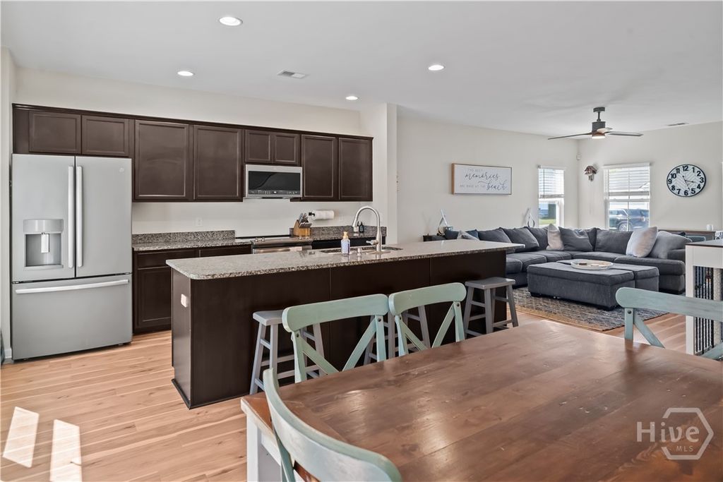 Image 13 of property listing at 337 Excel Drive, Richmond Hill, GA 31324