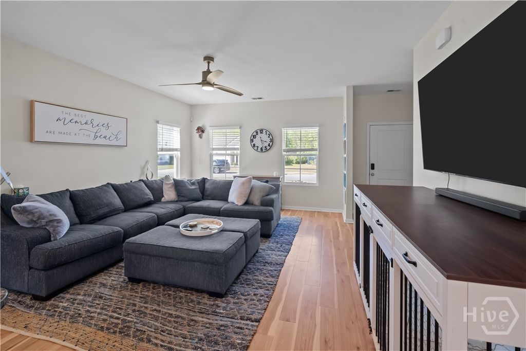 Image 5 of property listing at 337 Excel Drive, Richmond Hill, GA 31324