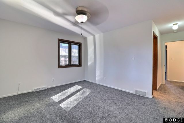 2225 Teakwood Drive, Fremont, NE 68025