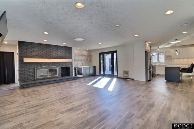 2225 Teakwood Drive, Fremont, NE 68025