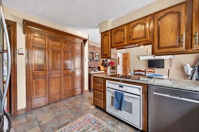 995 E Skyline Drive, Brownstown, IN 47220