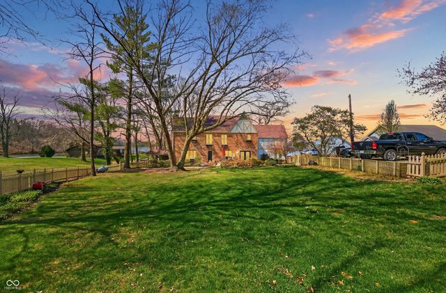 995 E Skyline Drive, Brownstown, IN 47220