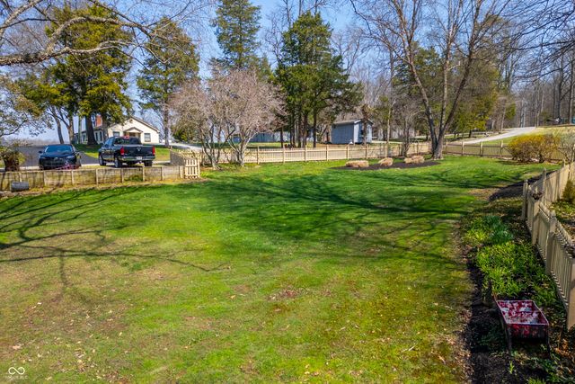 995 E Skyline Drive, Brownstown, IN 47220