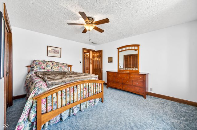 995 E Skyline Drive, Brownstown, IN 47220