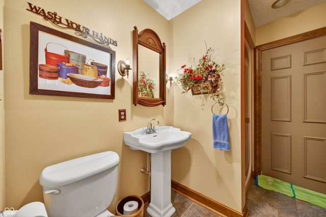 995 E Skyline Drive, Brownstown, IN 47220