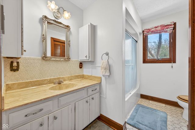 995 E Skyline Drive, Brownstown, IN 47220