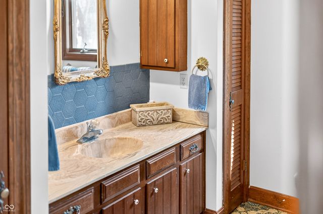 995 E Skyline Drive, Brownstown, IN 47220