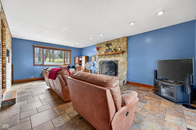 995 E Skyline Drive, Brownstown, IN 47220