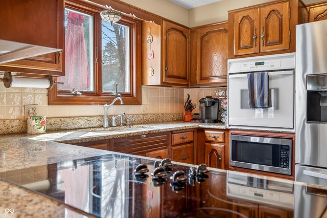 995 E Skyline Drive, Brownstown, IN 47220