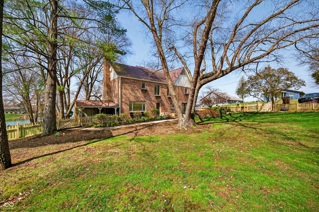 995 E Skyline Drive, Brownstown, IN 47220