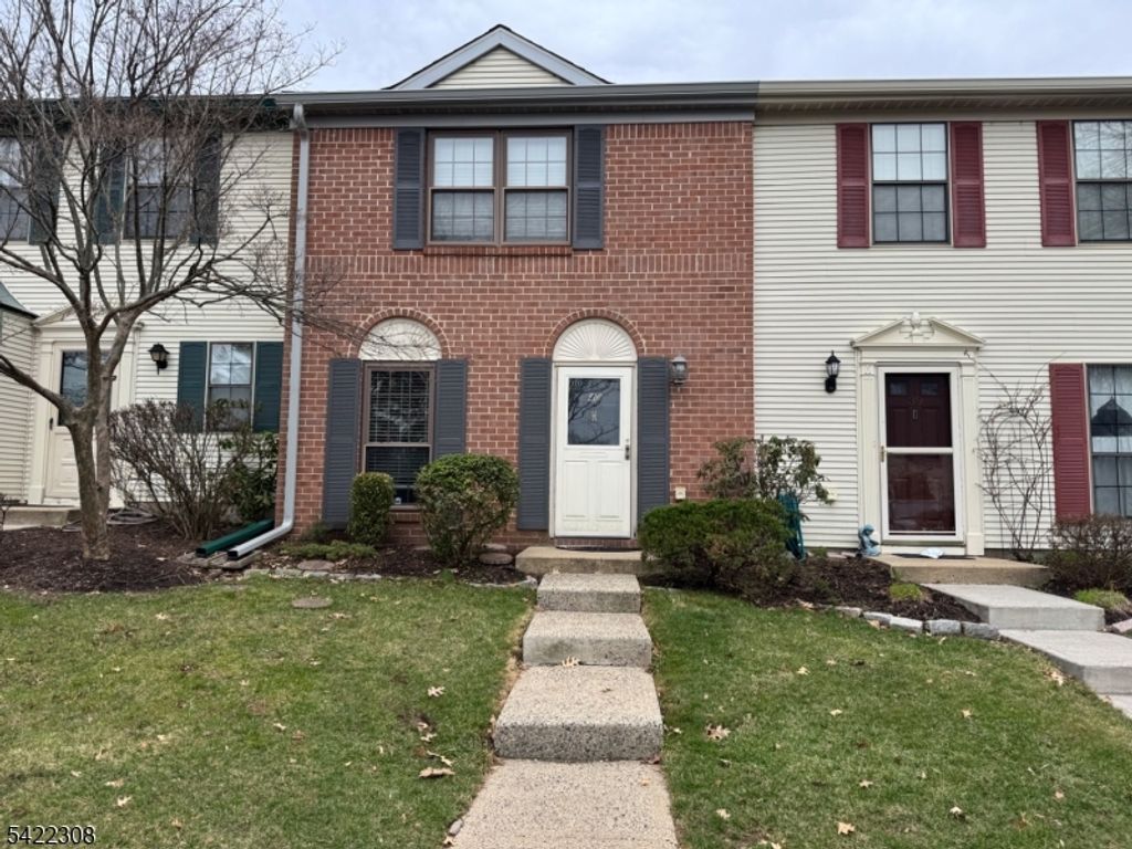 40 Daniel Dr, Franklin Twp., NJ 08823