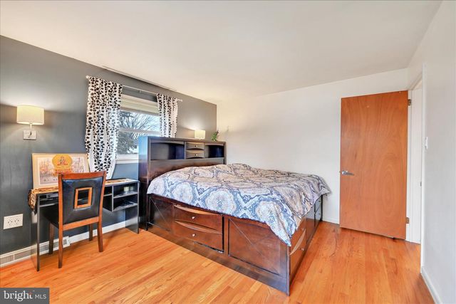 1137 NISSLEY RD, Lancaster, PA 17601