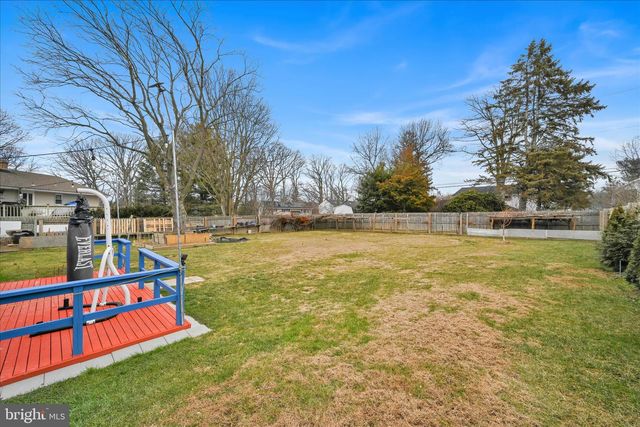 1137 NISSLEY RD, Lancaster, PA 17601