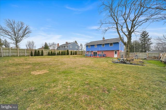 1137 NISSLEY RD, Lancaster, PA 17601