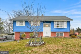 1137 NISSLEY RD, Lancaster, PA 17601