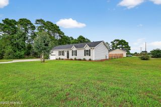 201 Mesquite Drive, Hubert, NC 28539