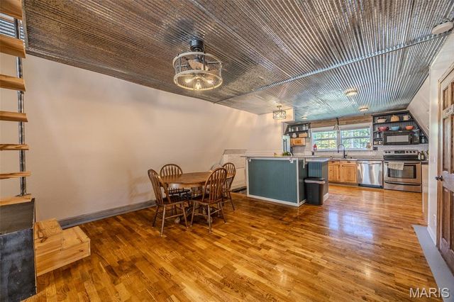 29385 Highway AA, Lebanon, MO 65536