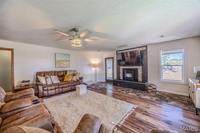 29385 Highway AA, Lebanon, MO 65536