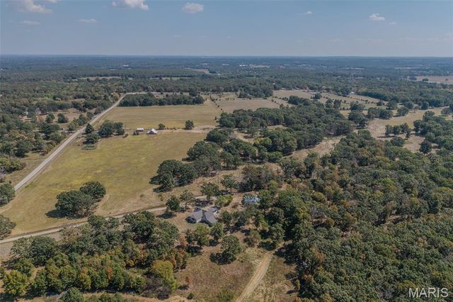 29385 Highway AA, Lebanon, MO 65536