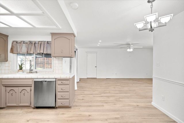 3913 Hillsboro Ct, Modesto, CA 95356